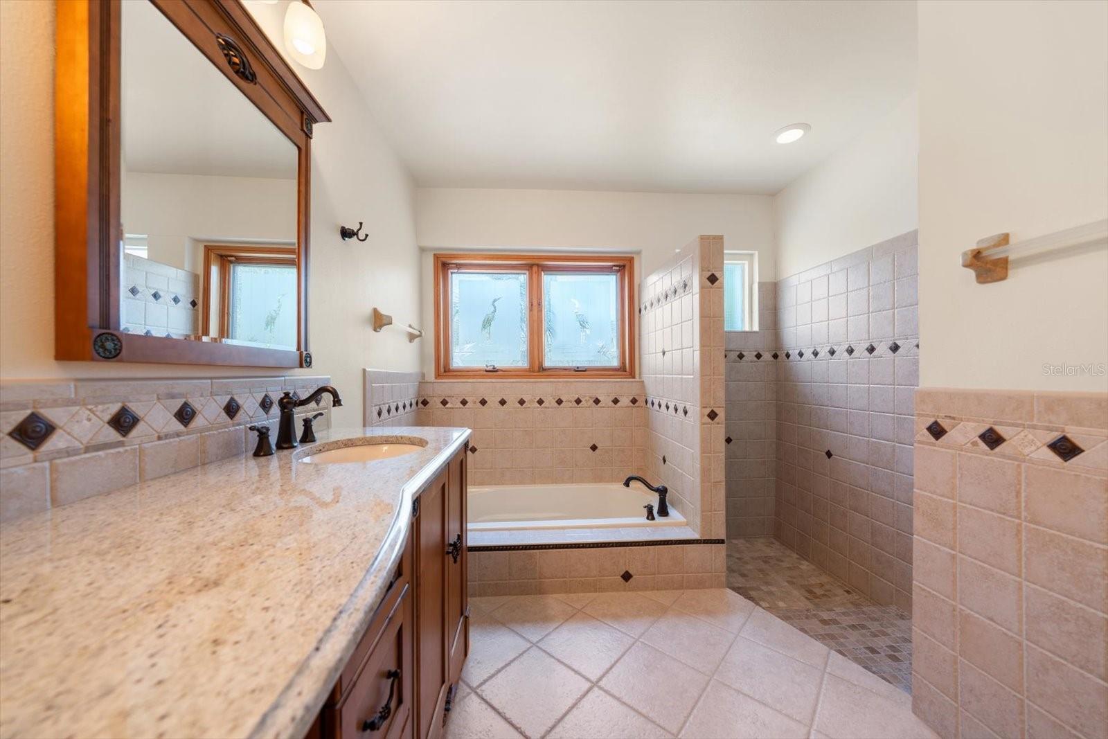 220 Harbor View Ln Property Photo 59