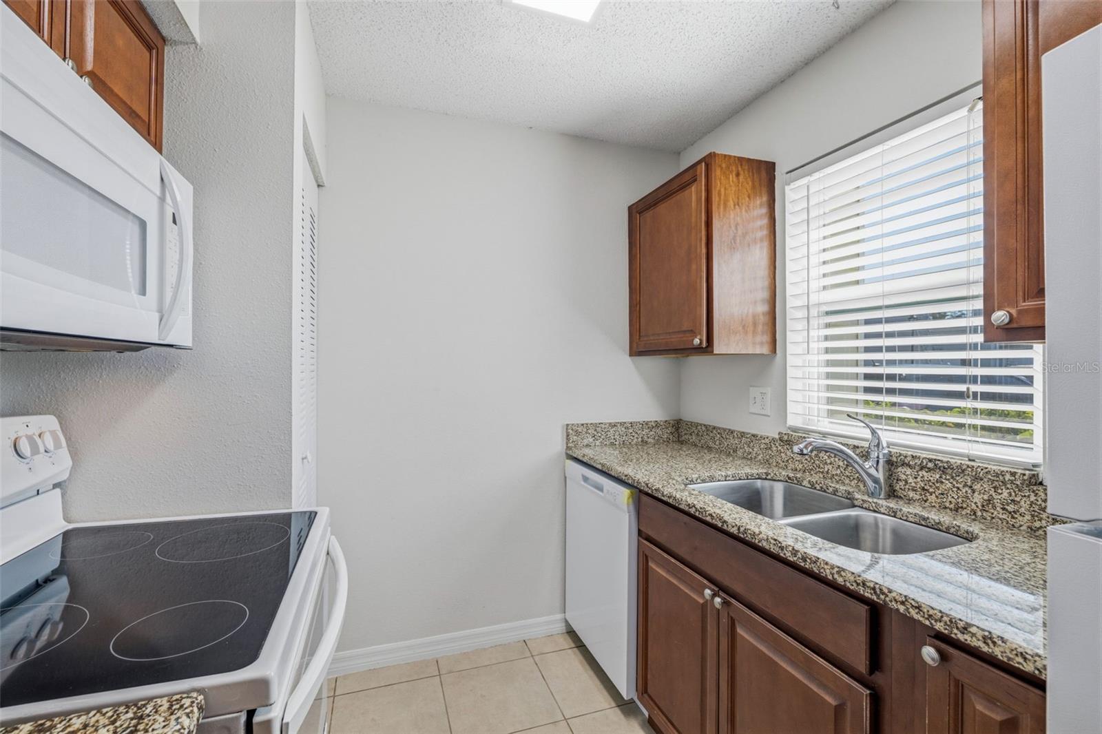 11906 Cypress Hill Cir Property Photo 8
