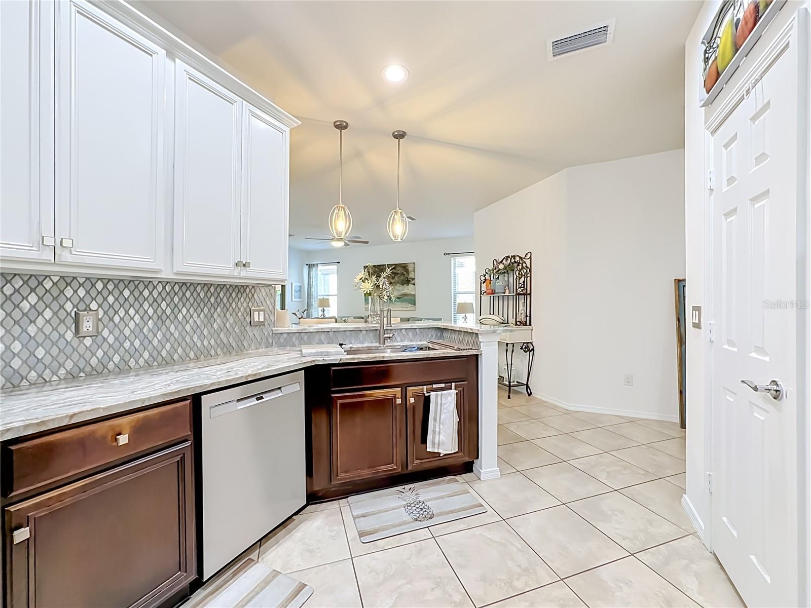 5539 Sunset Falls Dr Property Photo 12