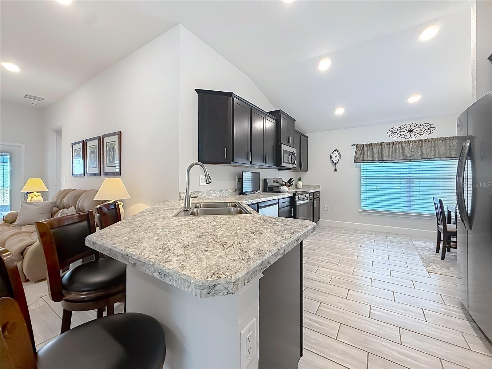 5578 Coral Reef Ct Property Photo 9