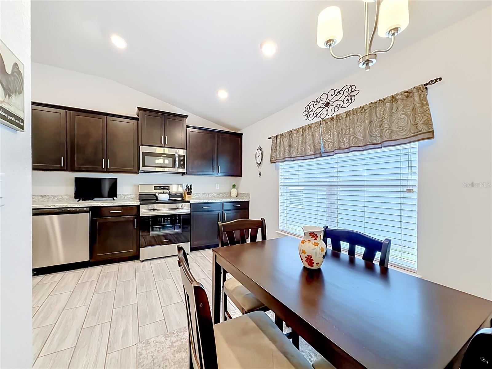 5578 Coral Reef Ct Property Photo 16