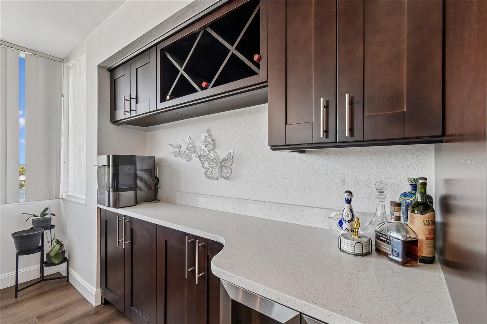 644 Island Way #405 Property Photo 13