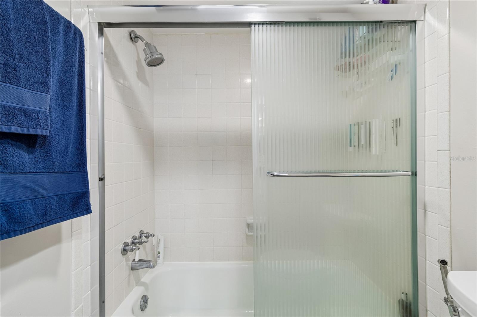 644 Island Way #405 Property Photo 26