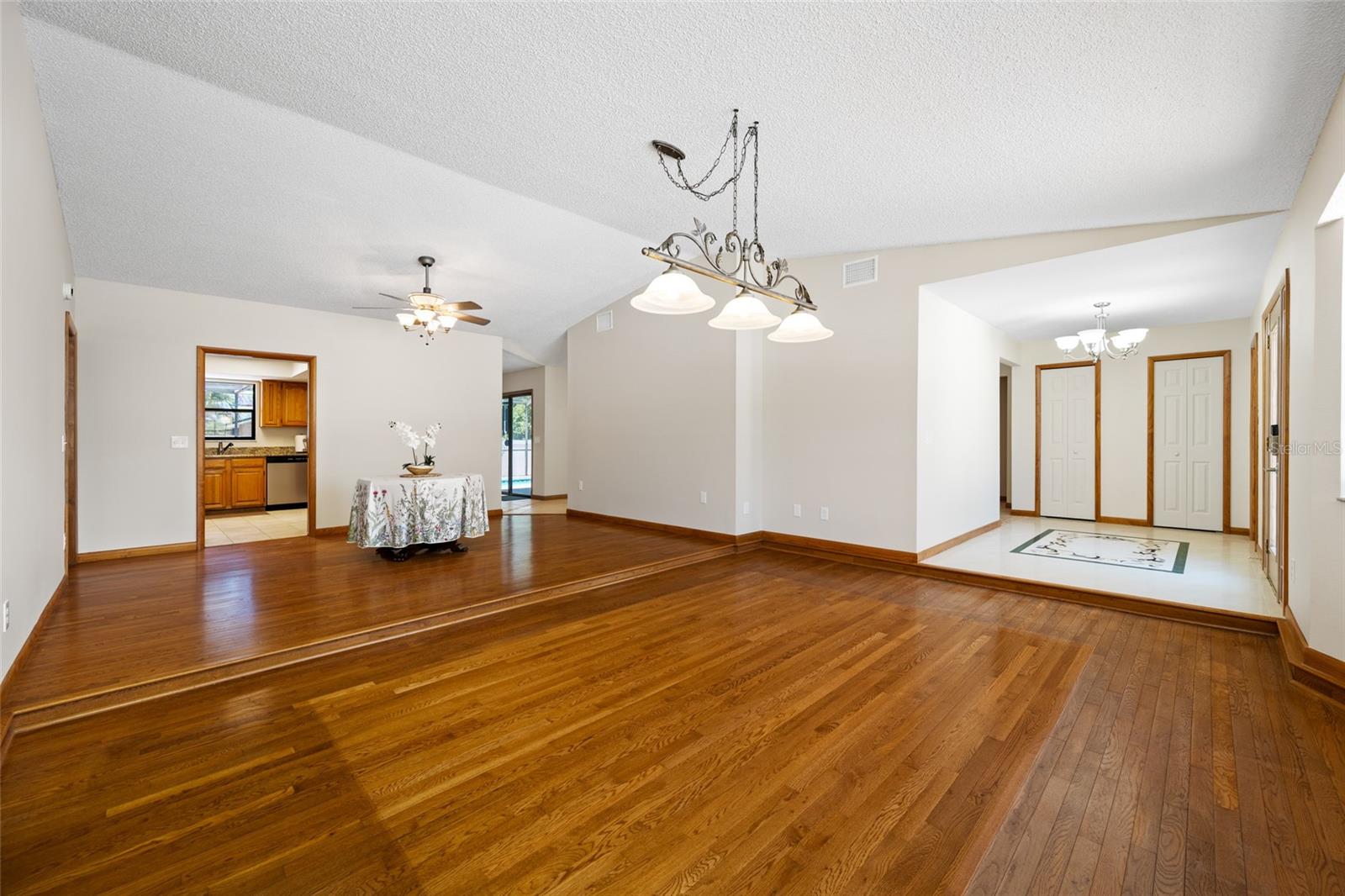 2409 Osprey Ave Property Photo 5