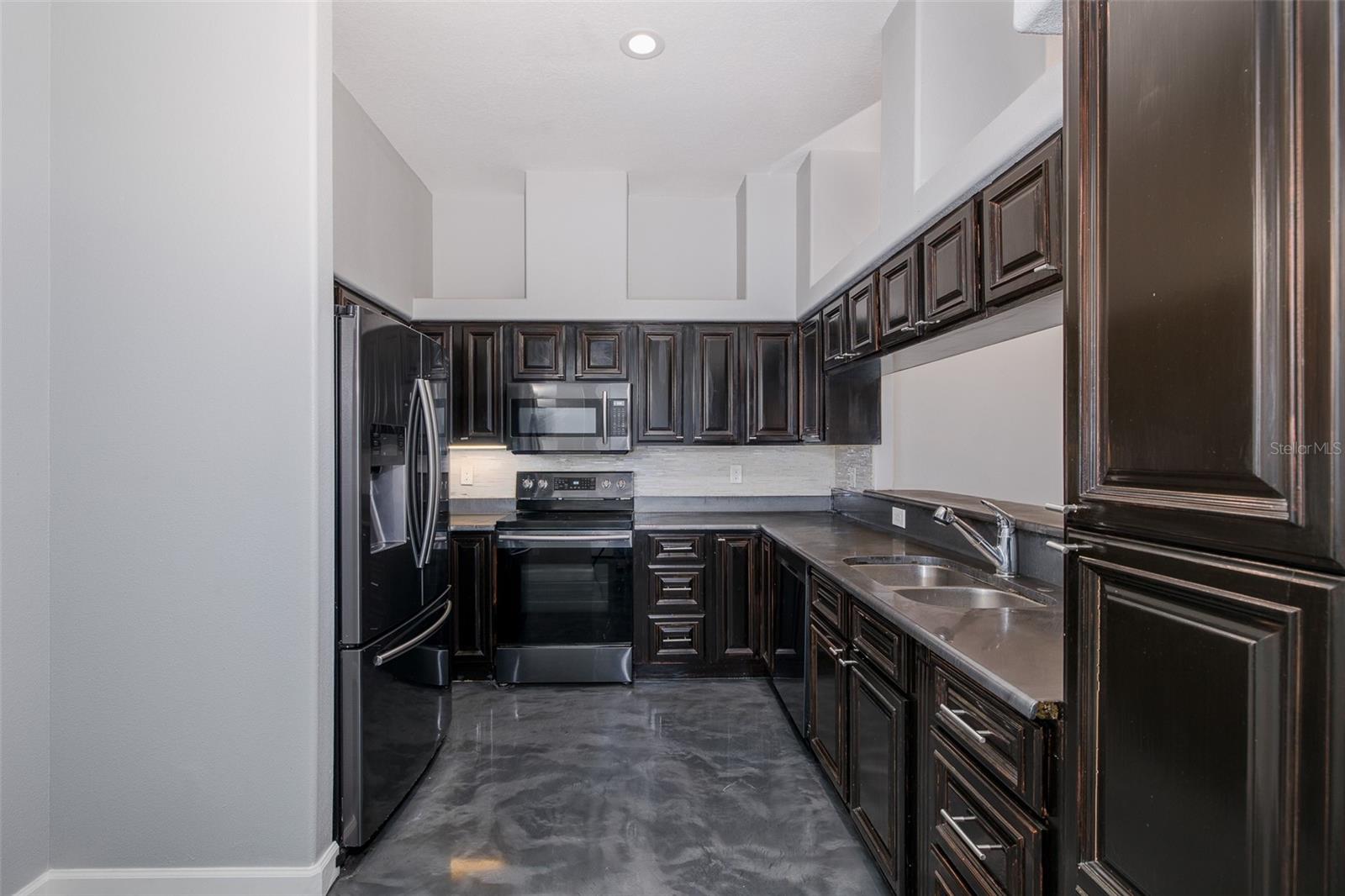 2989 Estancia Pl Property Photo 10