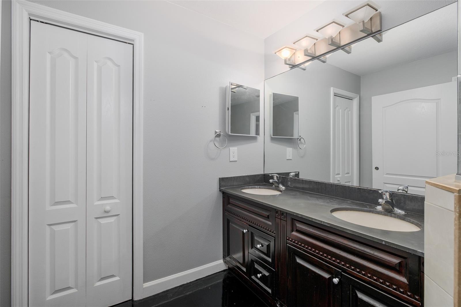 2989 Estancia Pl Property Photo 26