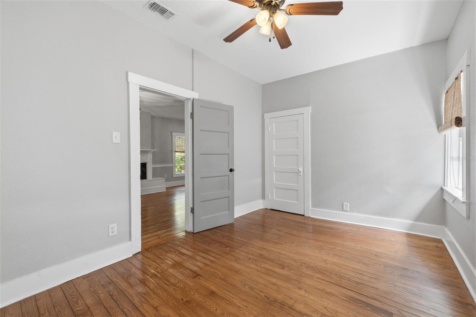 236 W North St Property Photo 18