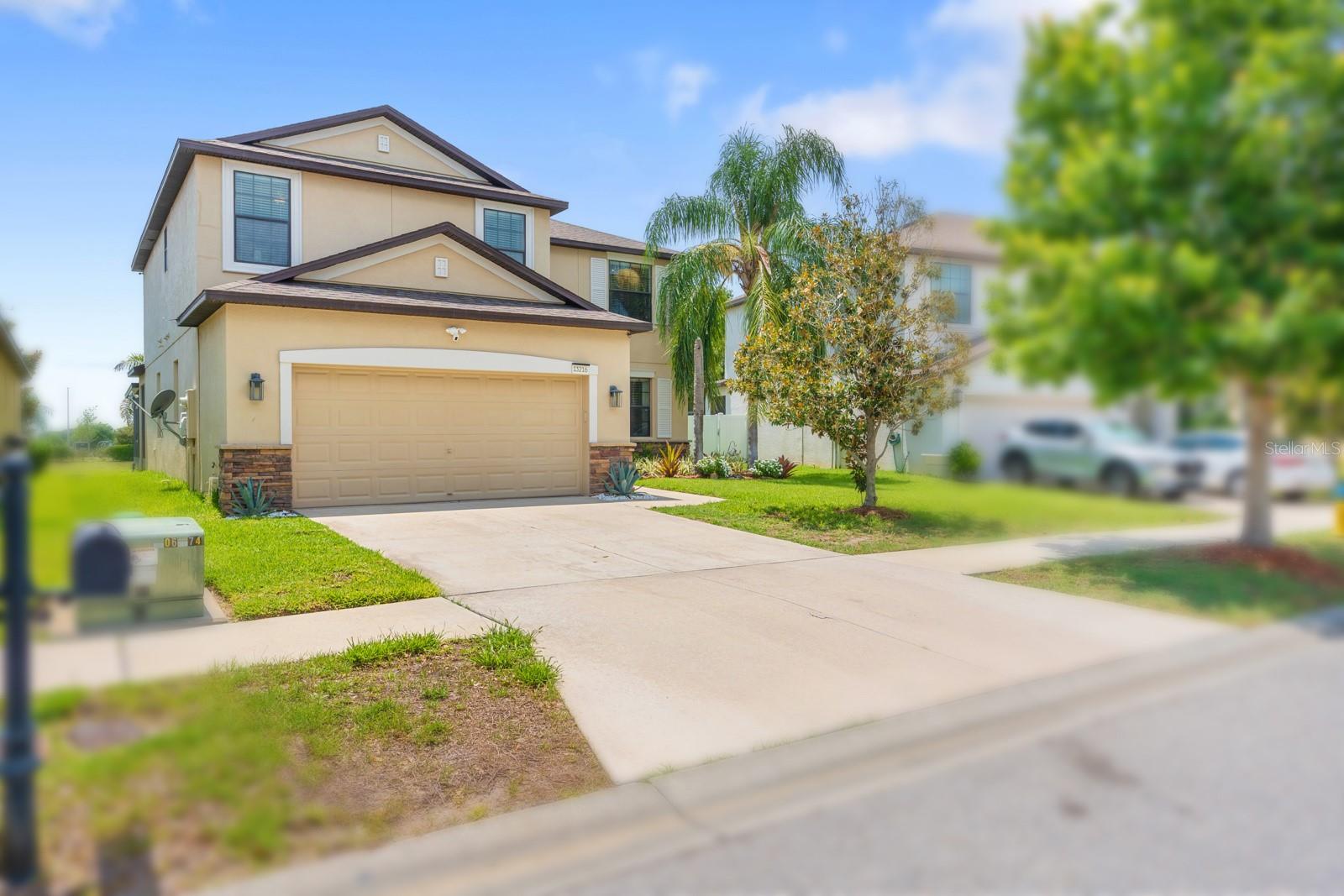 13216 Wellington Hills Dr Property Photo 3