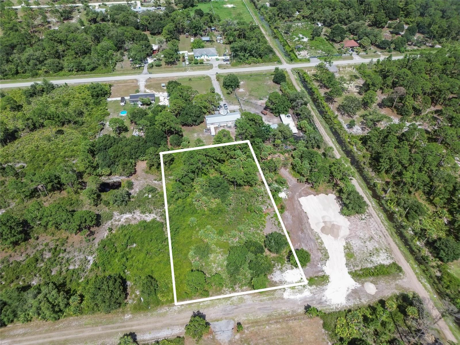 575 S Palomino St Property Photo 4