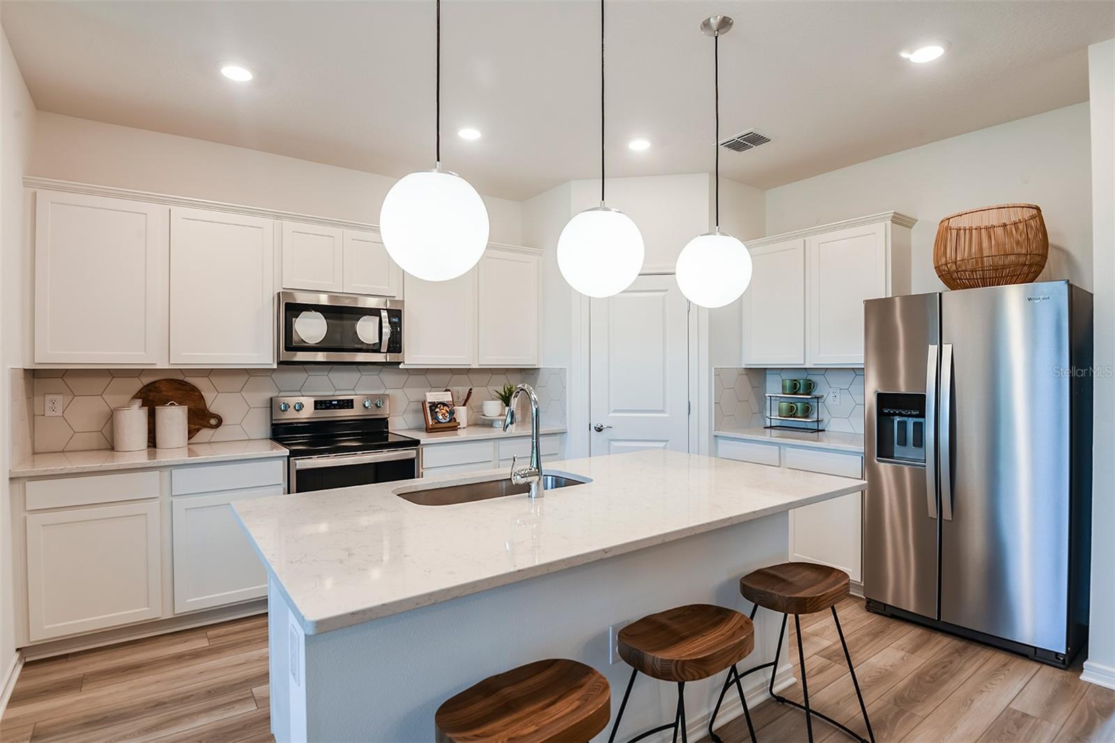 14858 Sunlit Cir Property Photo 3
