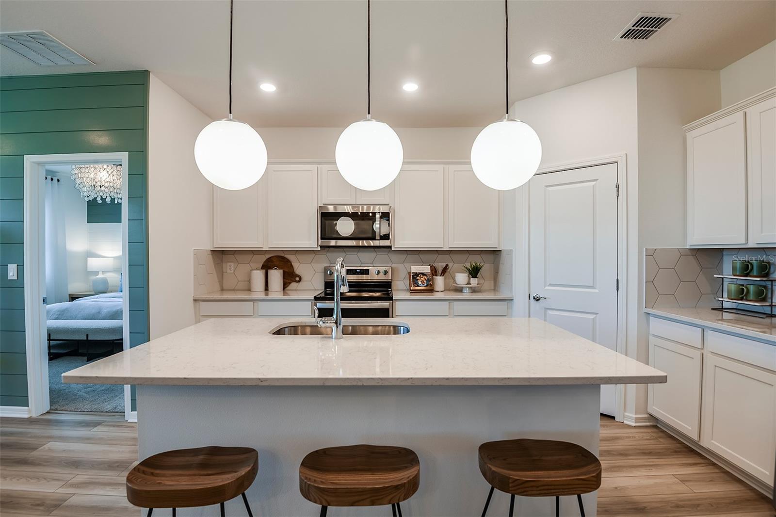 14858 Sunlit Cir Property Photo 4
