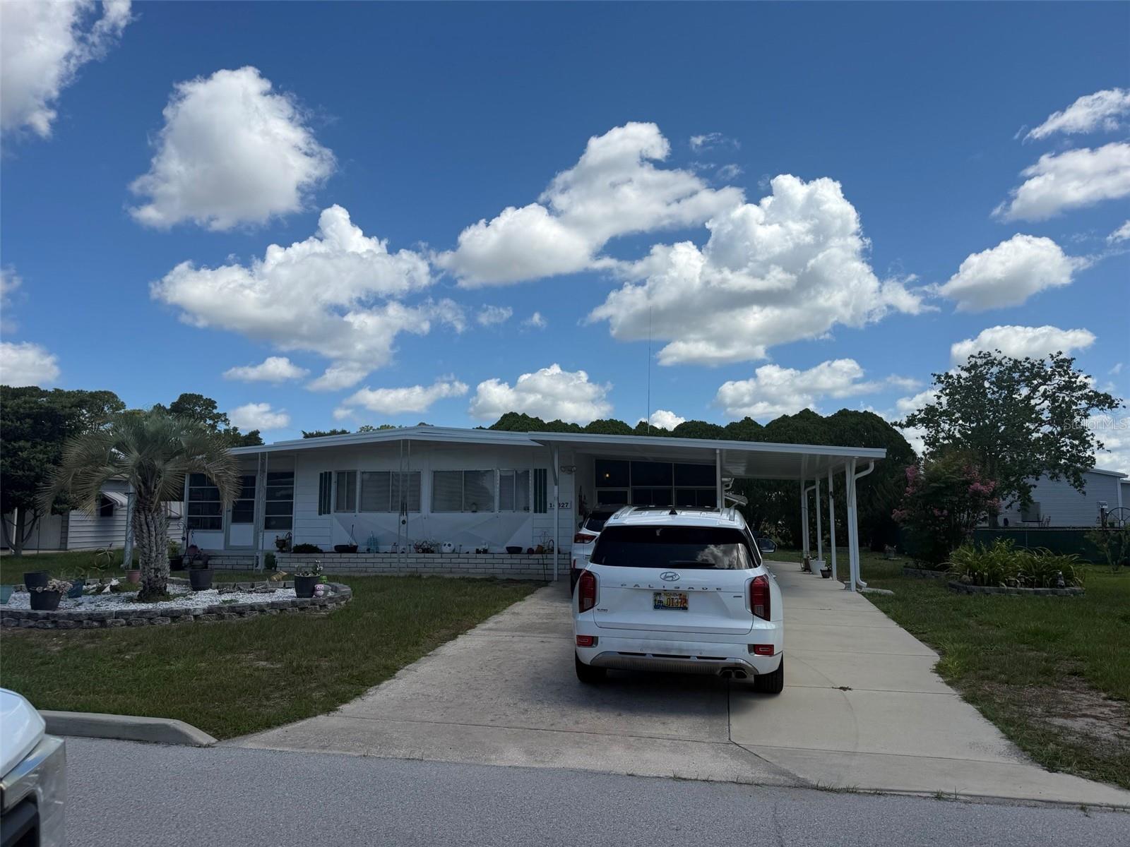 14327 Evermore St Property Photo 3