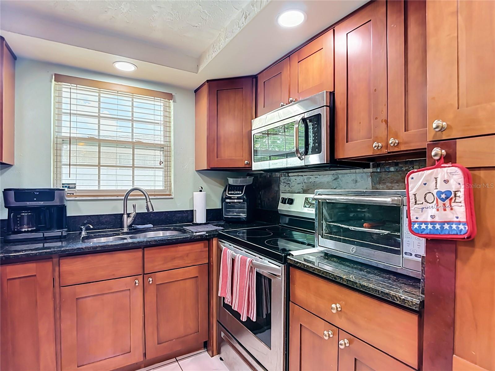 8944 Ledgestone Ln Property Photo 14