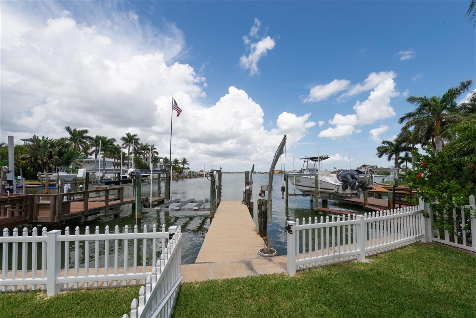 303 N Bath Club Blvd N Property Photo 1