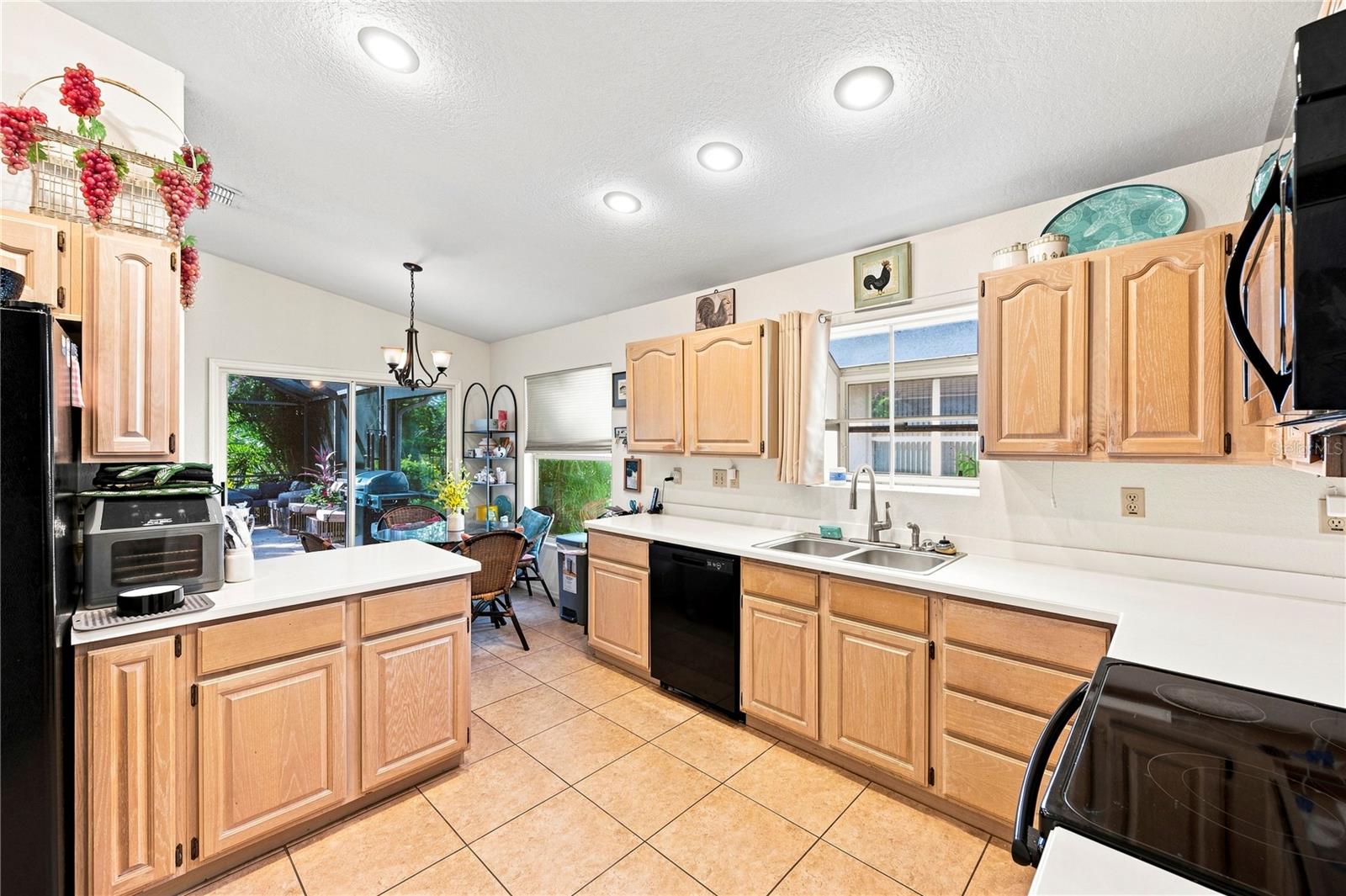 1469 Riverdale Dr Property Photo 19