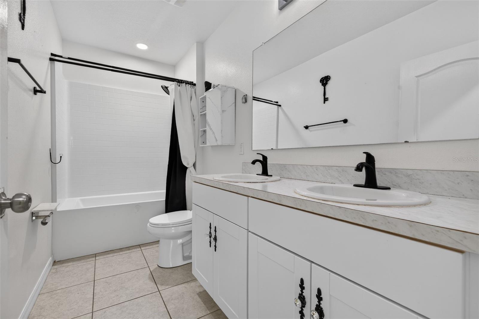 6479 Grapewood Rd Property Photo 11