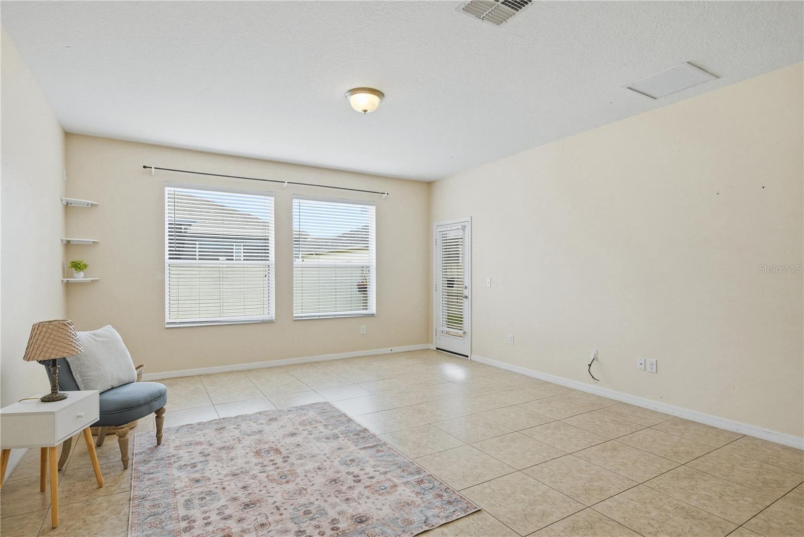 2211 Barracuda Ct Property Photo 7