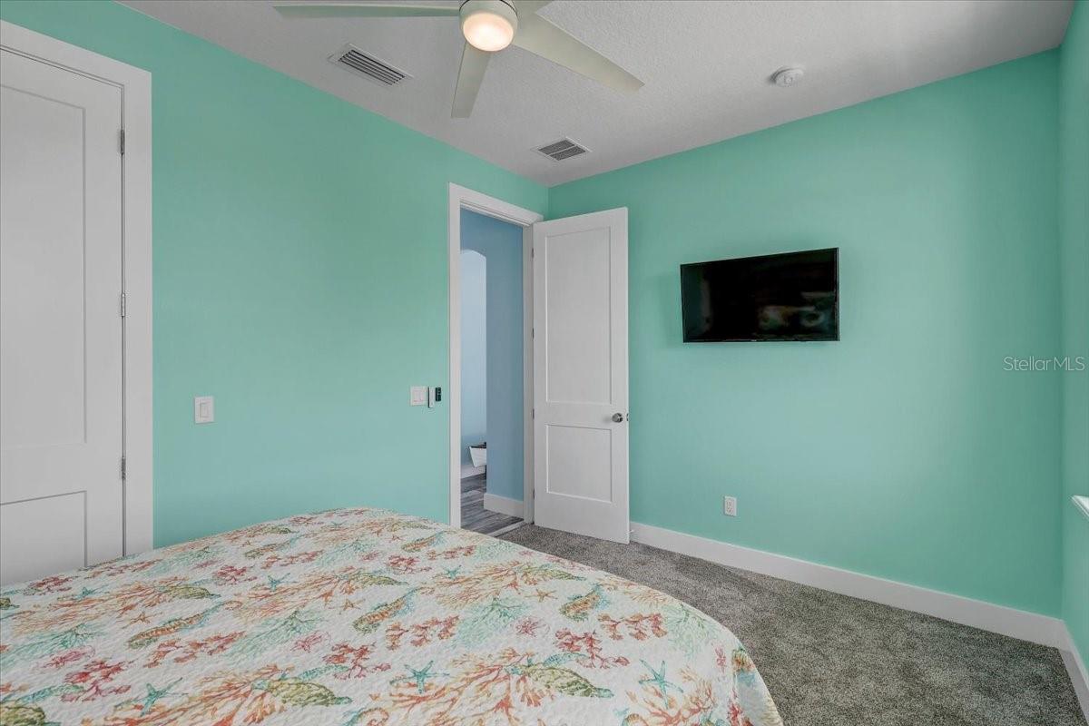 4389 5th Isle Dr Property Photo 19