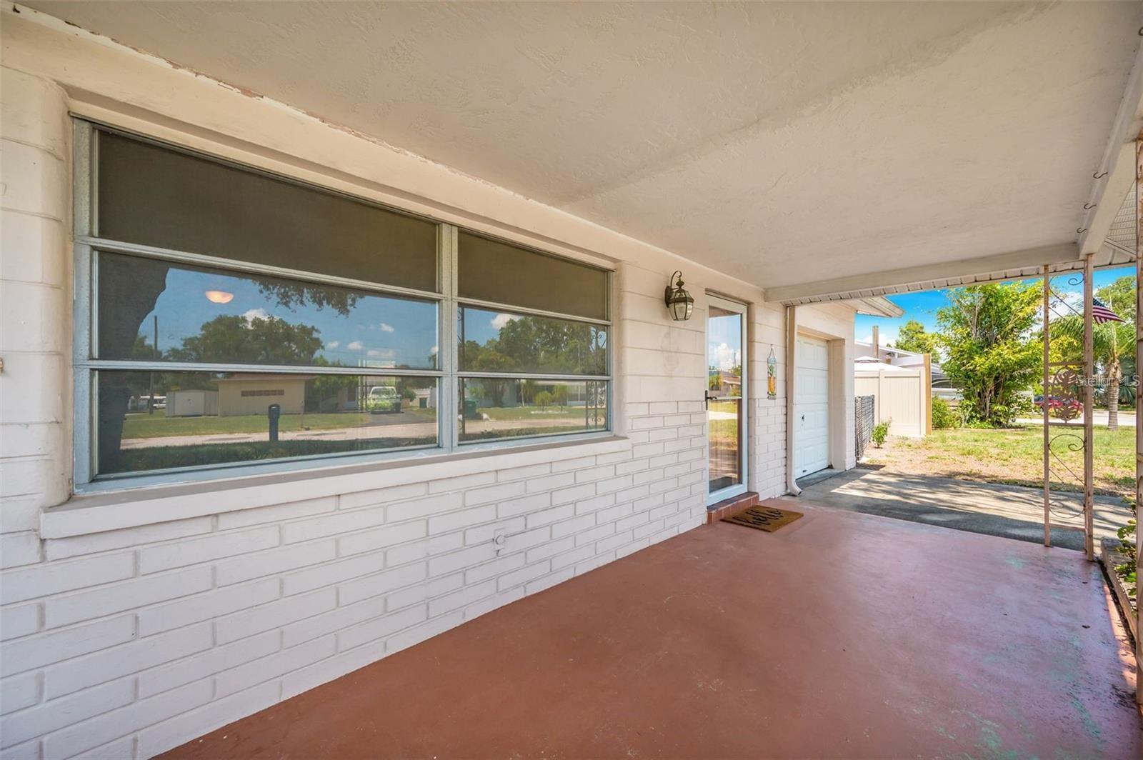 10833 111th Pl N Property Photo 6