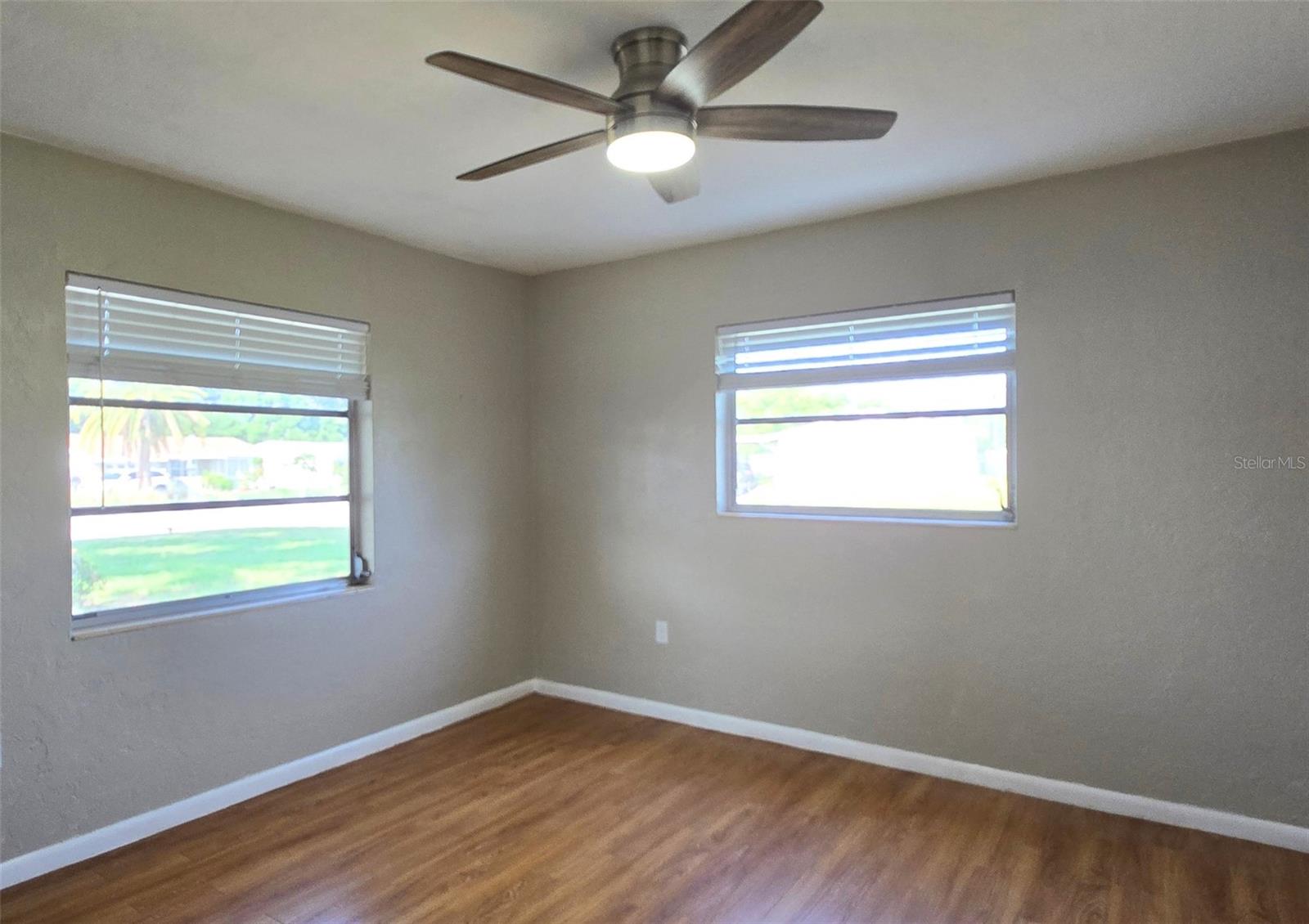 10833 111th Pl N Property Photo 12