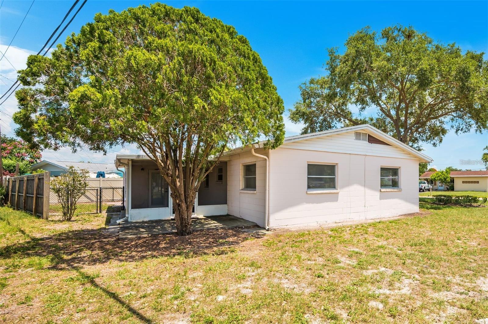 10833 111th Pl N Property Photo 35