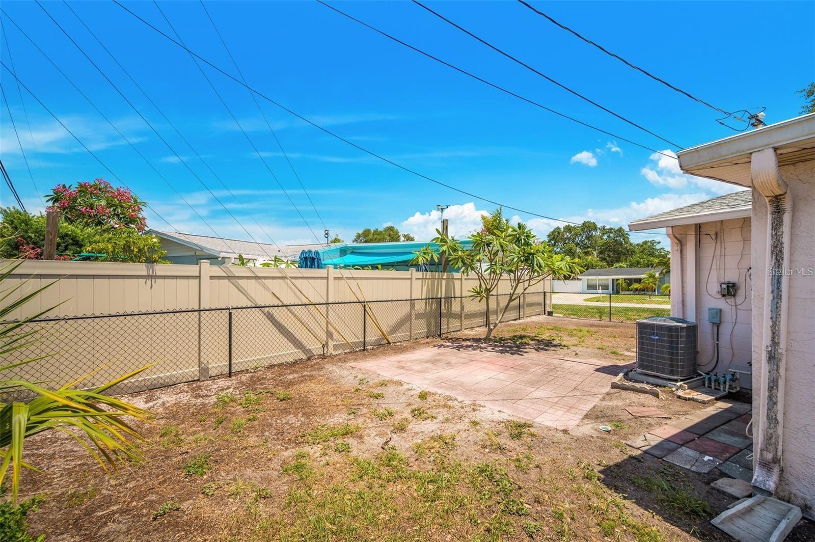 10833 111th Pl N Property Photo 37