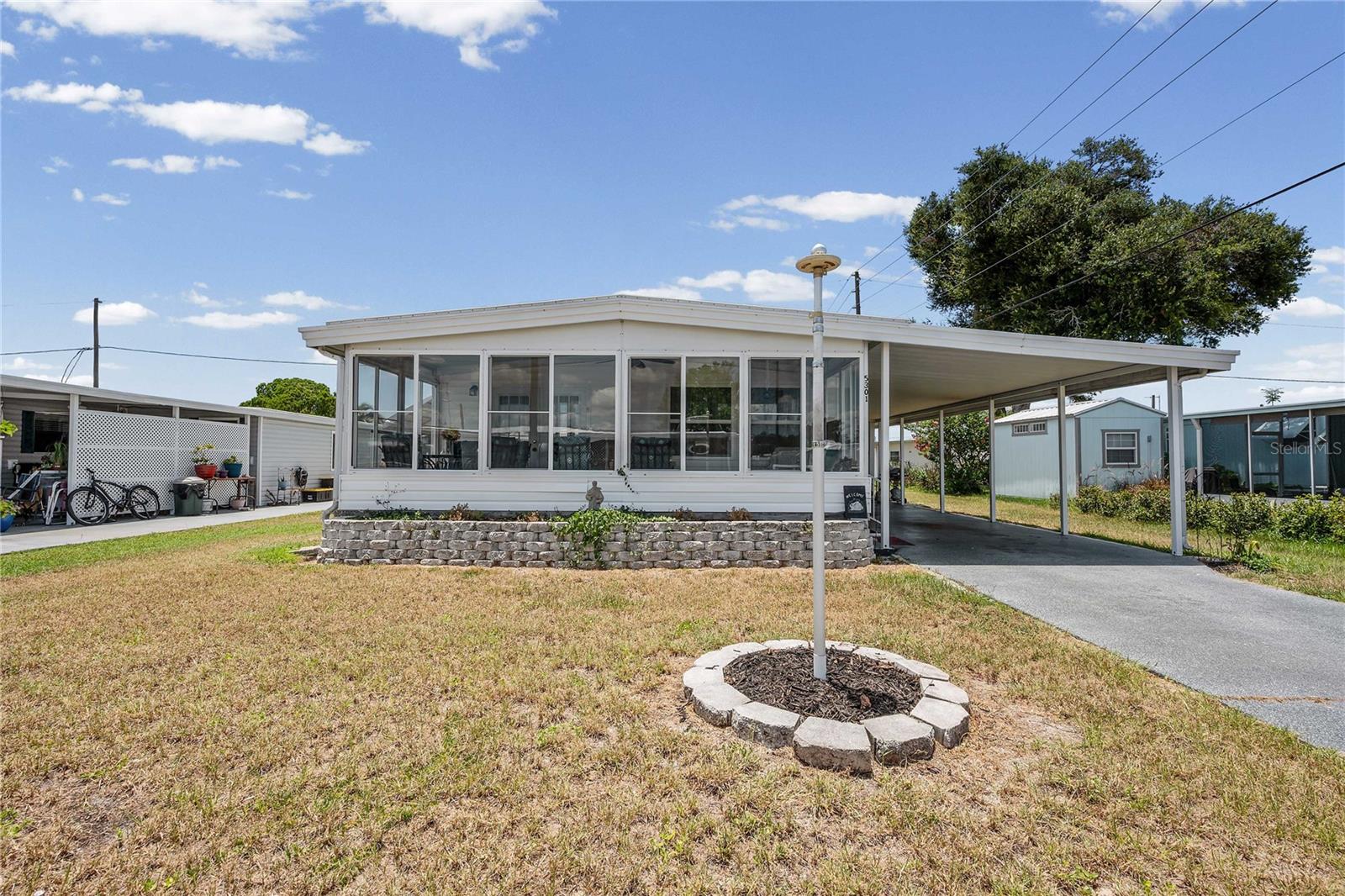 5301 Flint St Property Photo 1