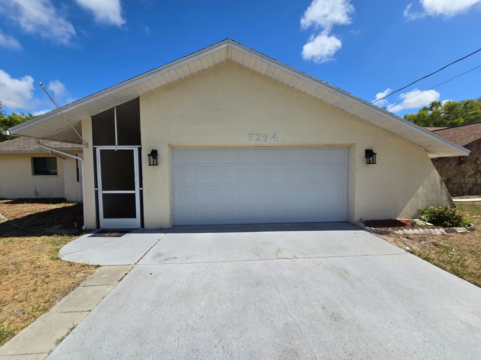 7264 LINDHURST ST Property Photo 1