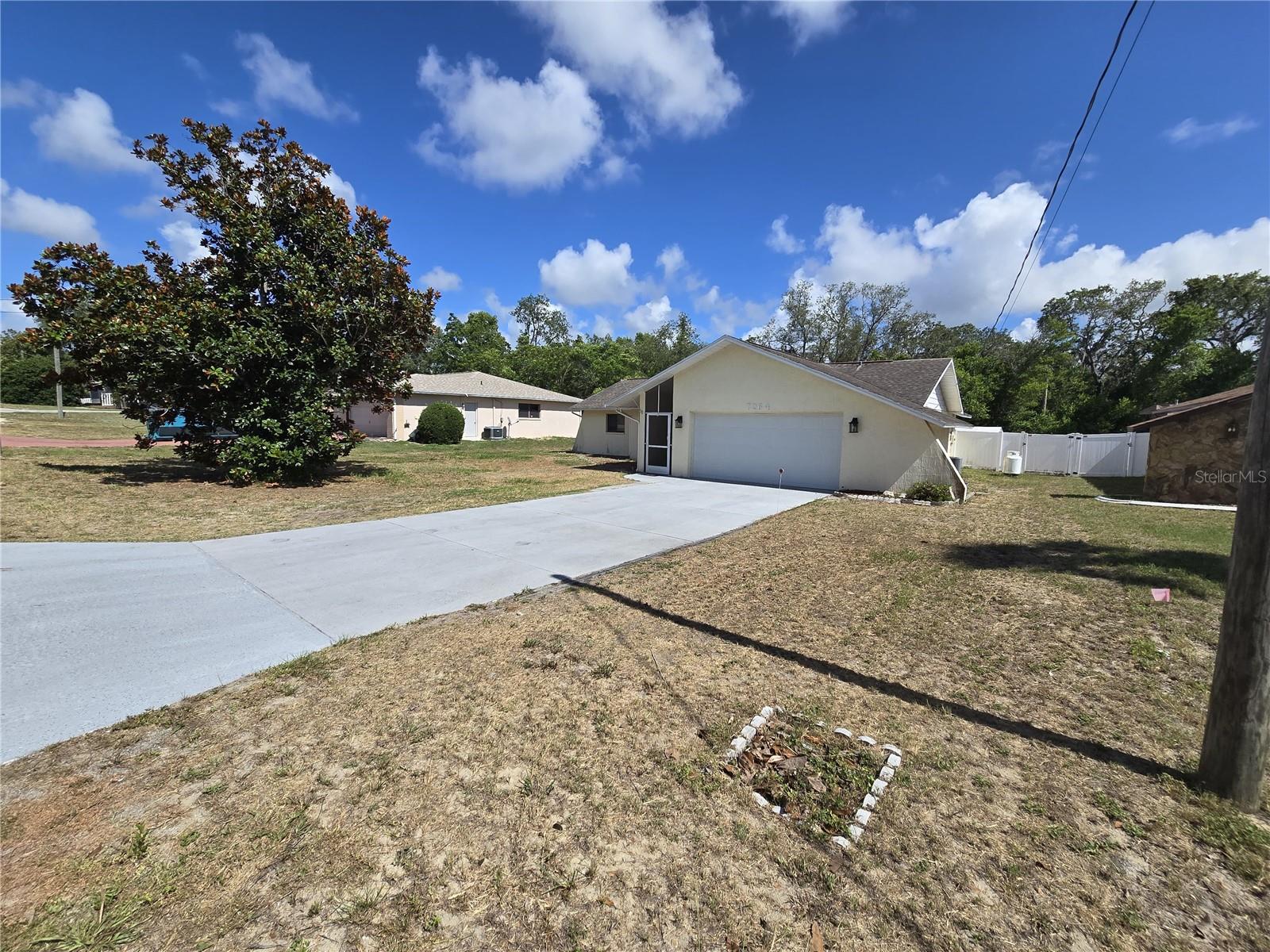 7264 Lindhurst St Property Photo 2