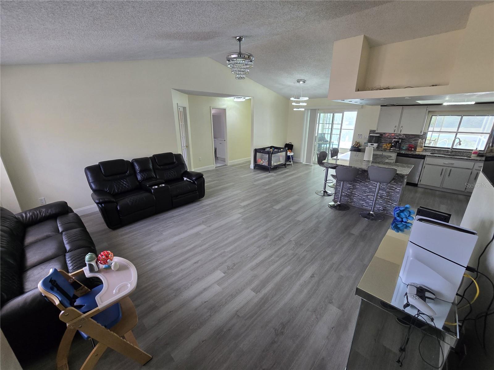 7264 Lindhurst St Property Photo 6