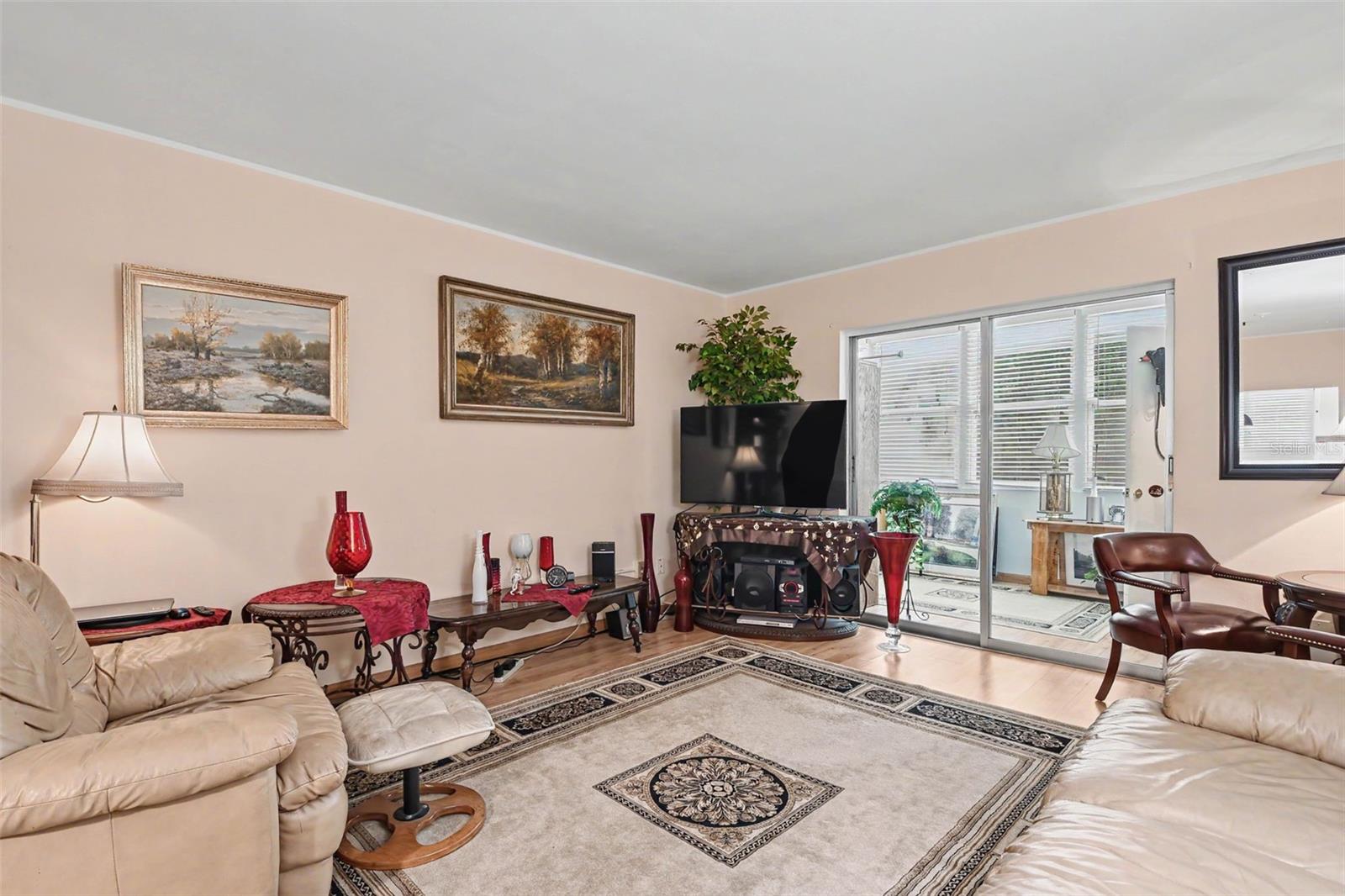 100 Glennes Ln #204 Property Photo 15