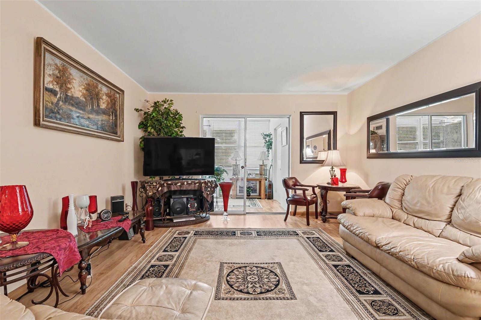 100 Glennes Ln #204 Property Photo 17