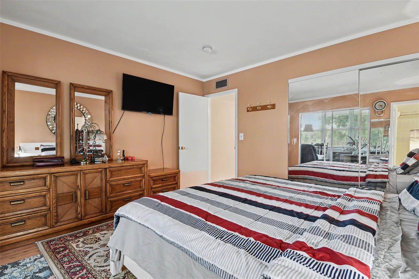 100 Glennes Ln #204 Property Photo 25