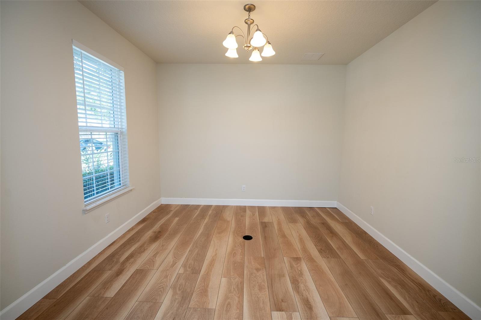 12077 Uleta Ln Property Photo 4