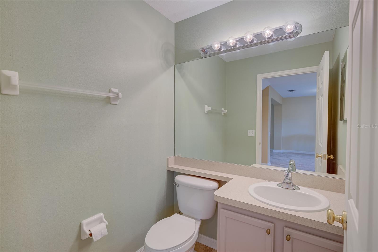 13298 Thoroughbred Loop Property Photo 9