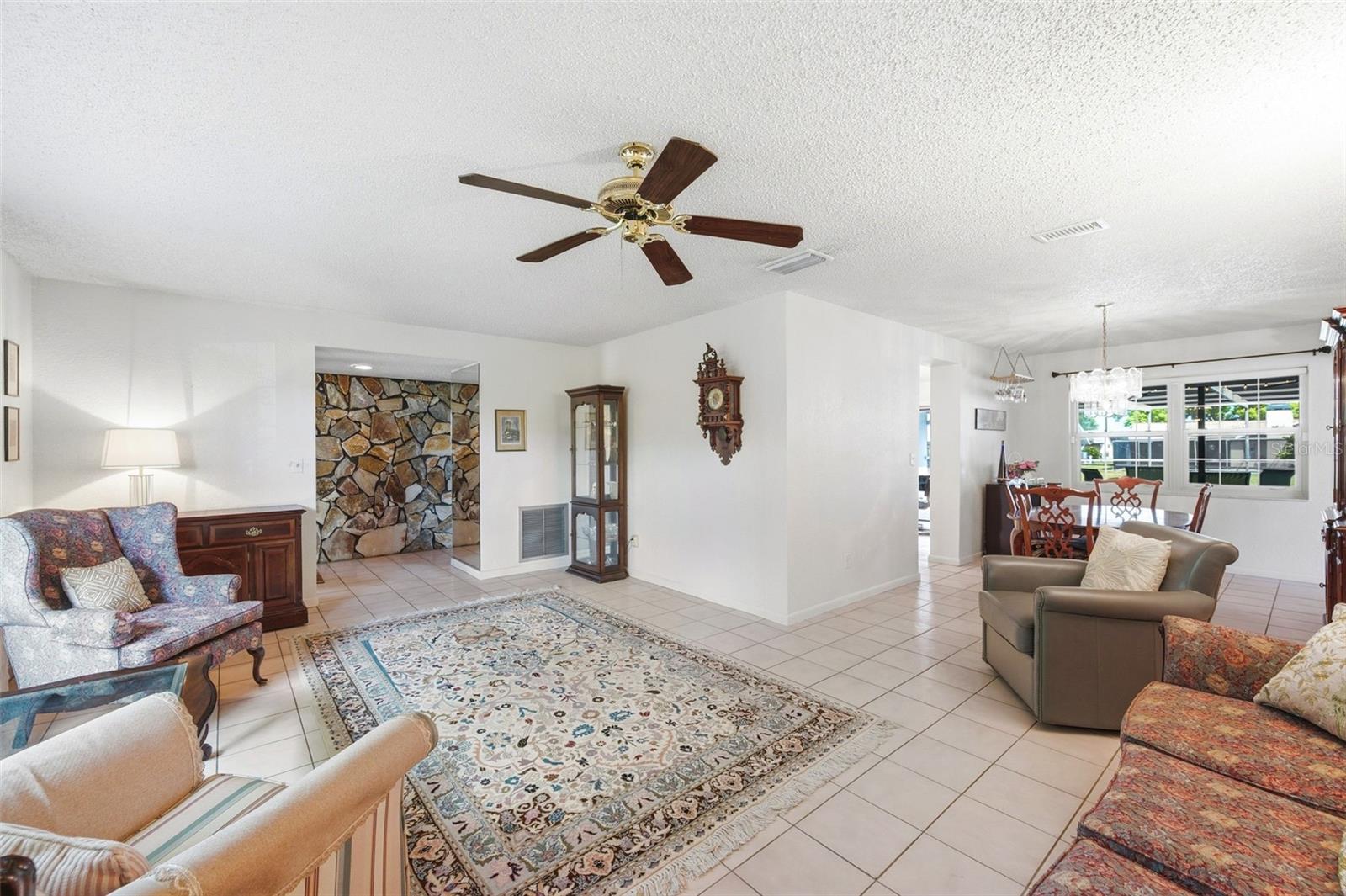 10744 97th St Property Photo 15