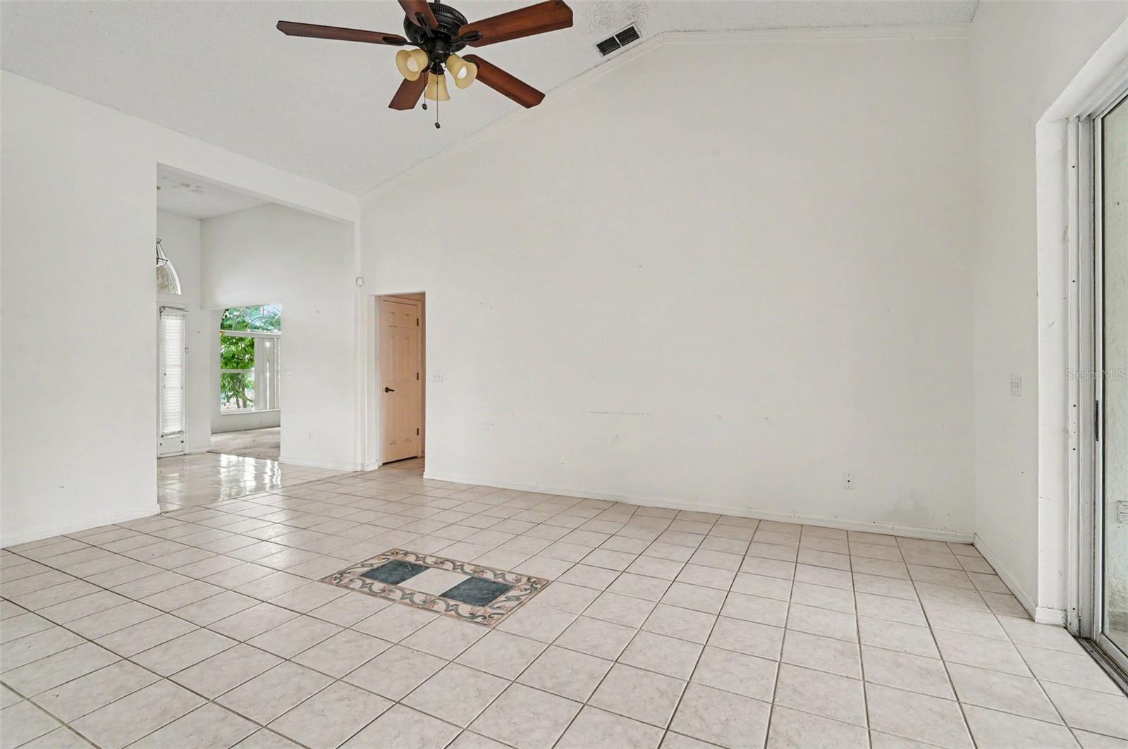 4716 Spaniel St Property Photo 4