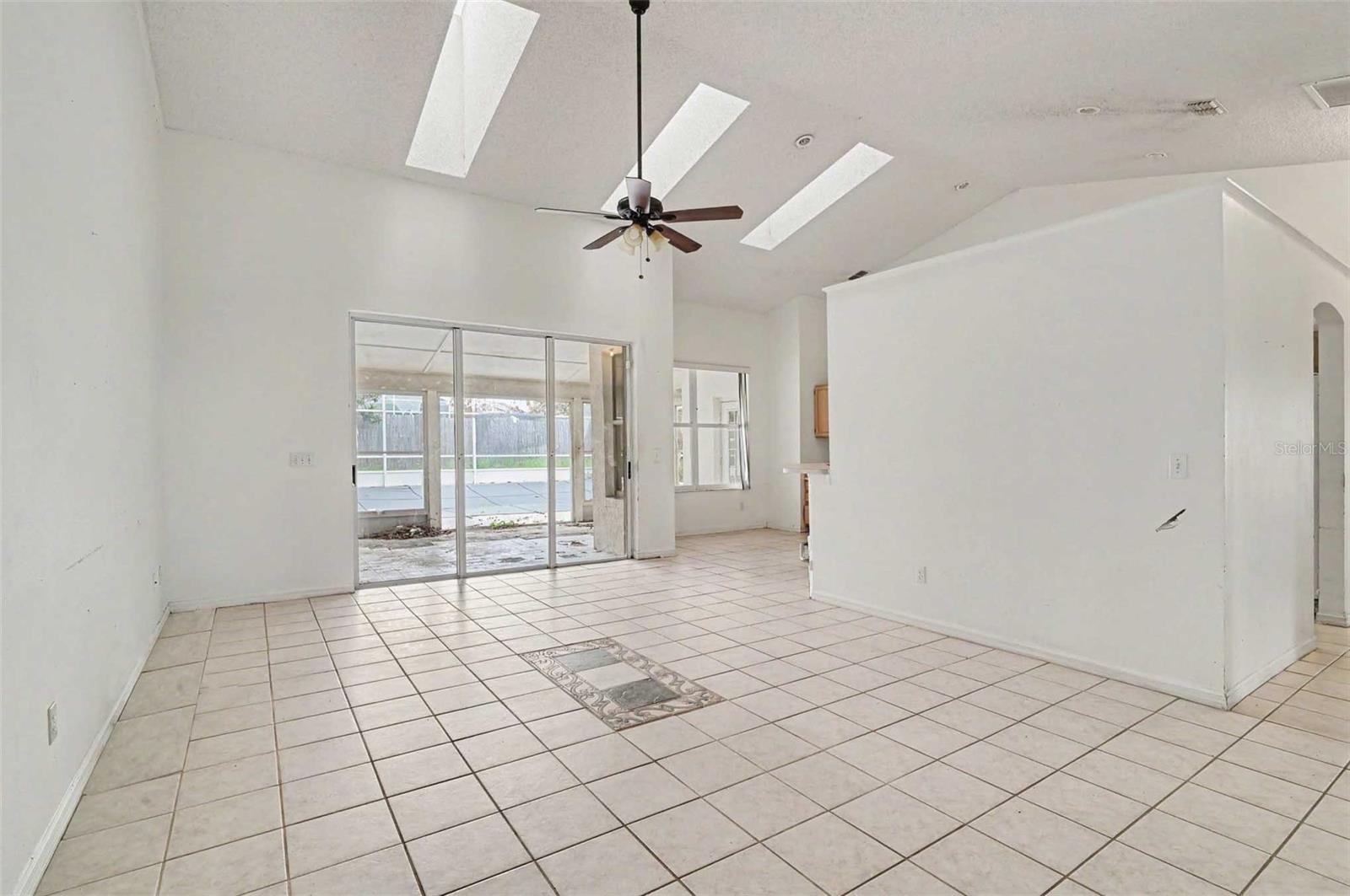 4716 Spaniel St Property Photo 5