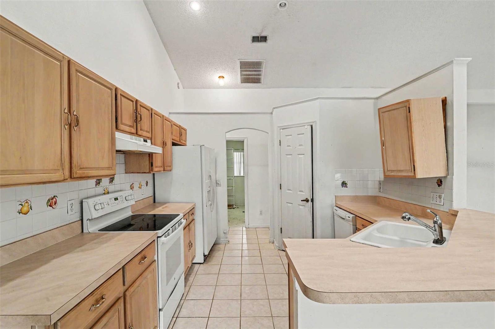4716 Spaniel St Property Photo 8