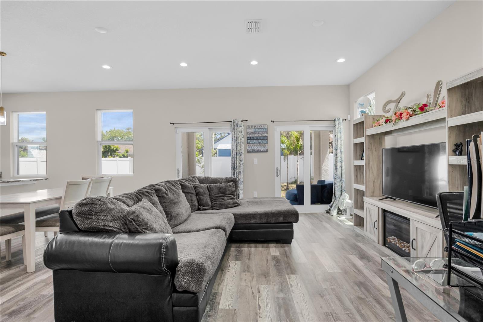 2404 Cassell Property Photo 10