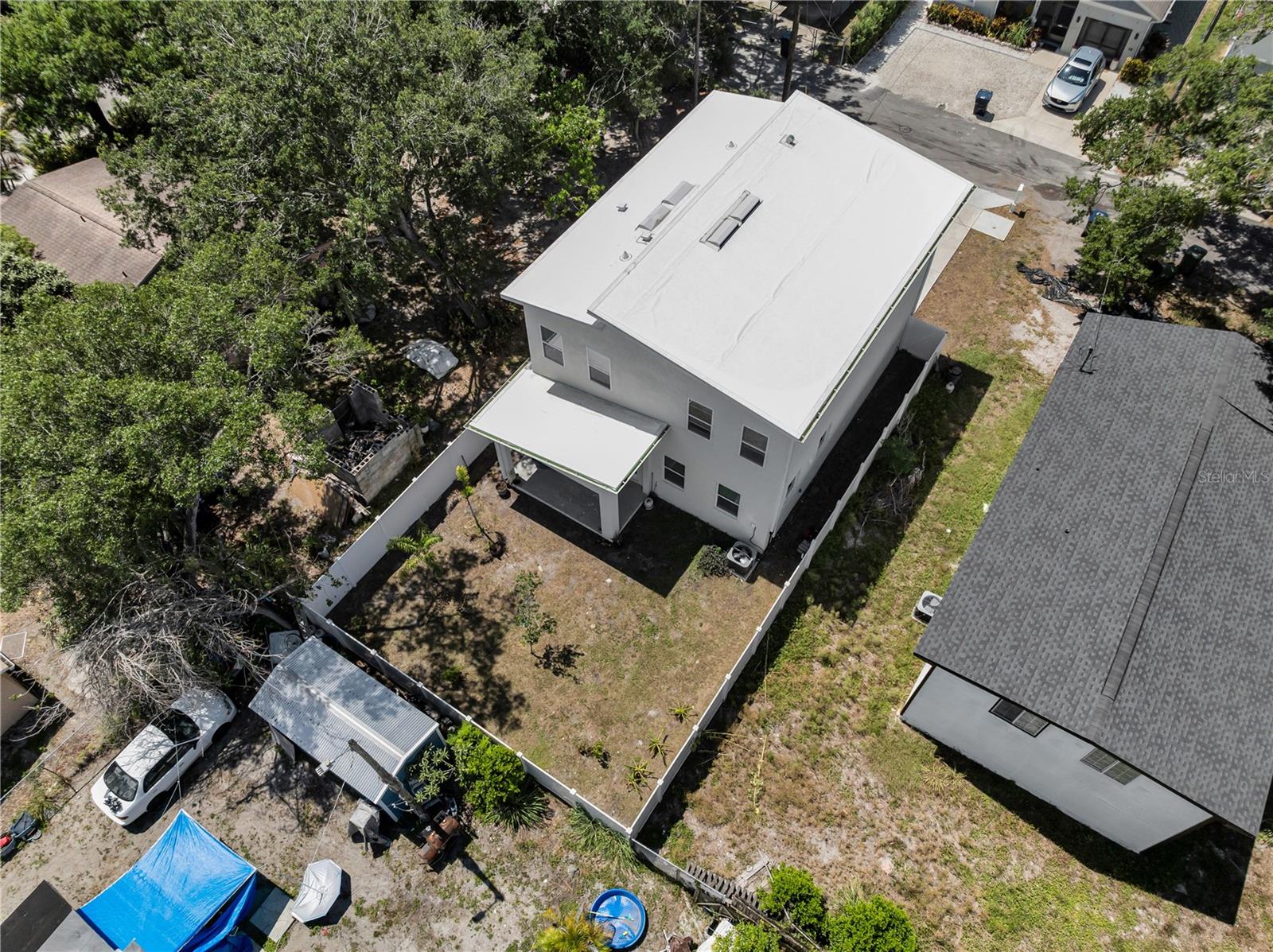 2404 Cassell Property Photo 27