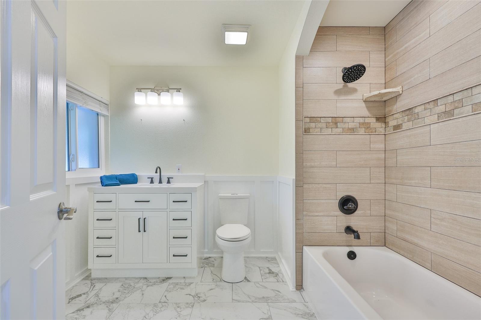 10922 Park Dr Property Photo 6