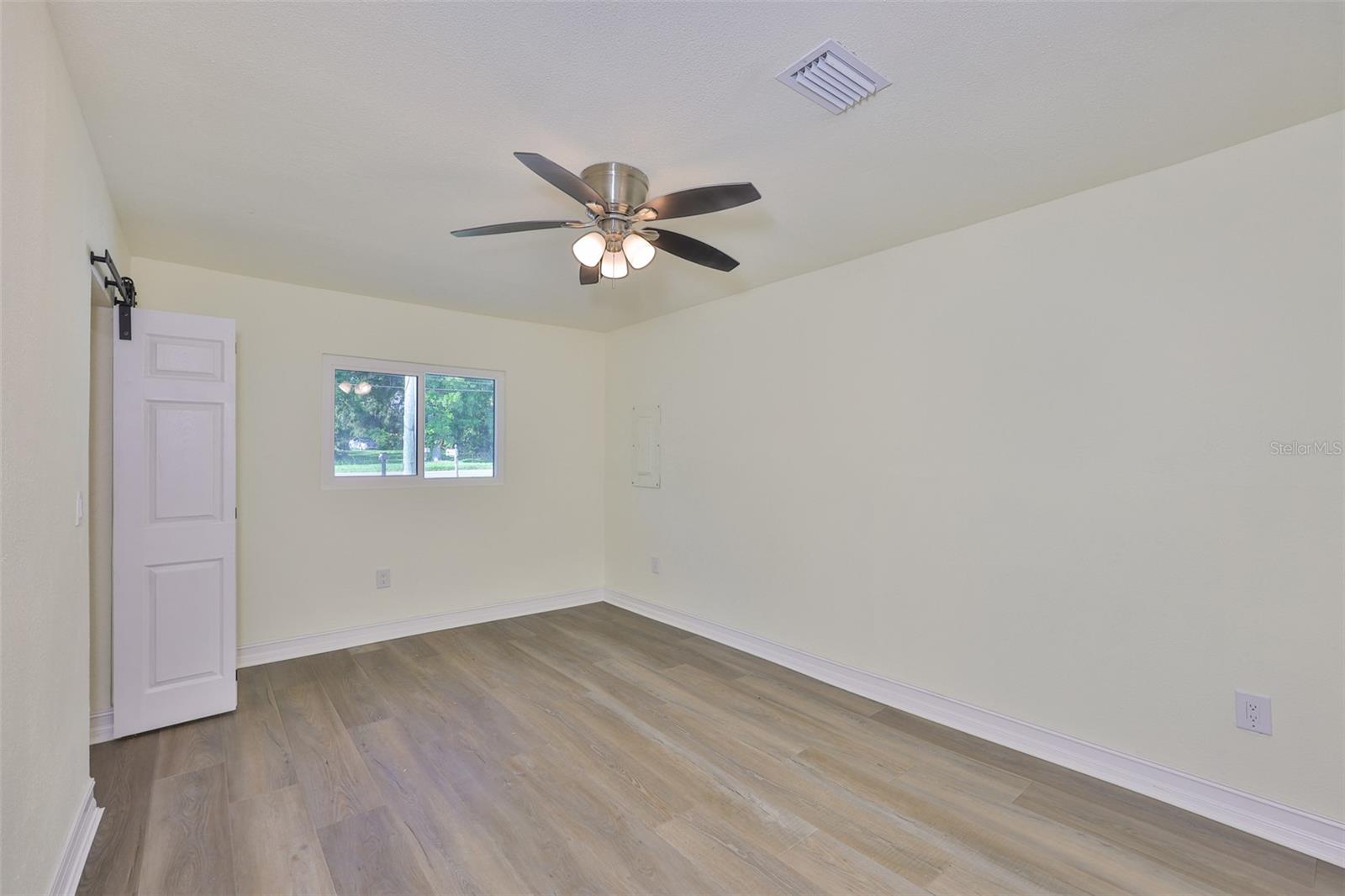 10922 Park Dr Property Photo 12
