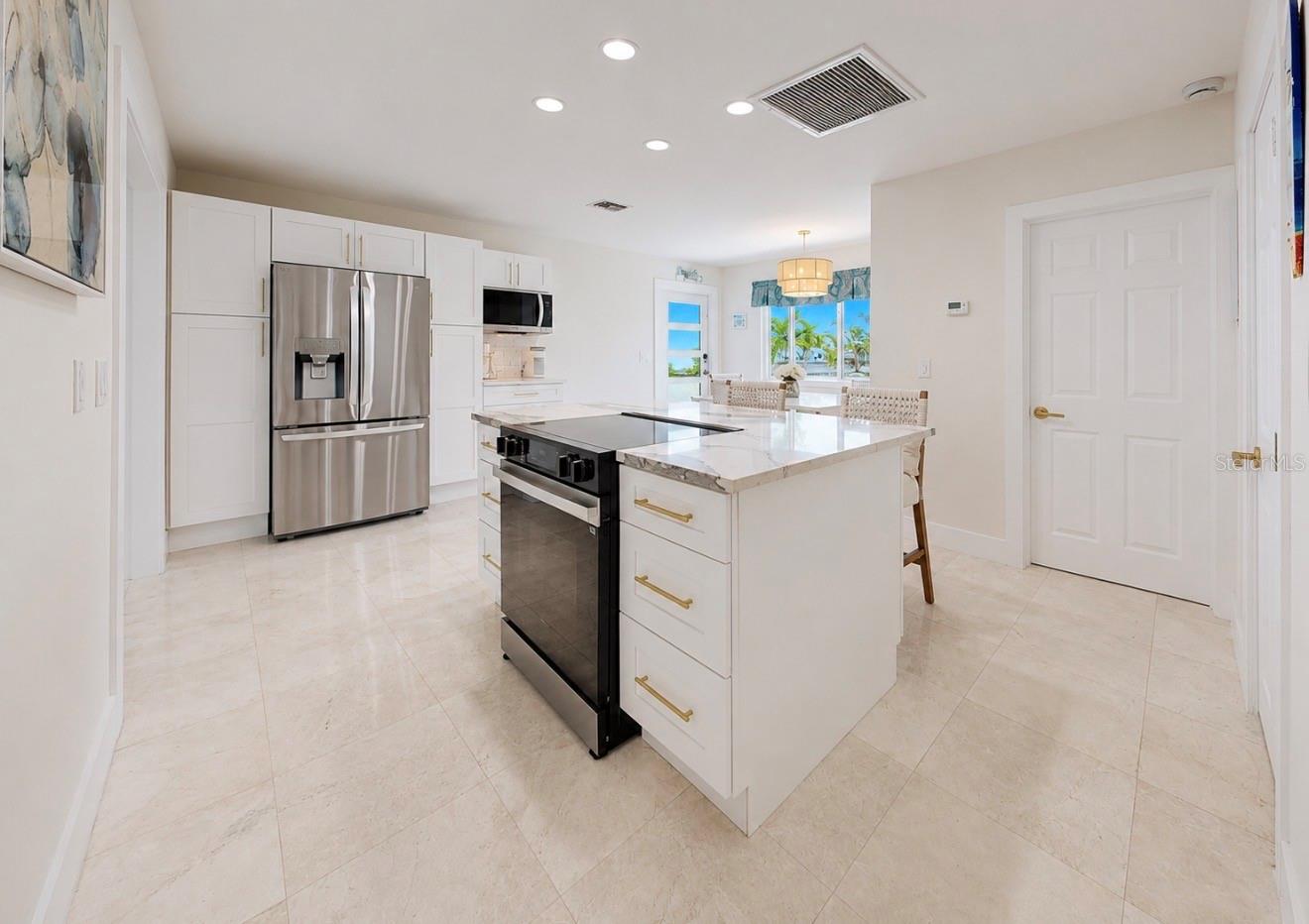 480 S Bayshore Dr Property Photo 9
