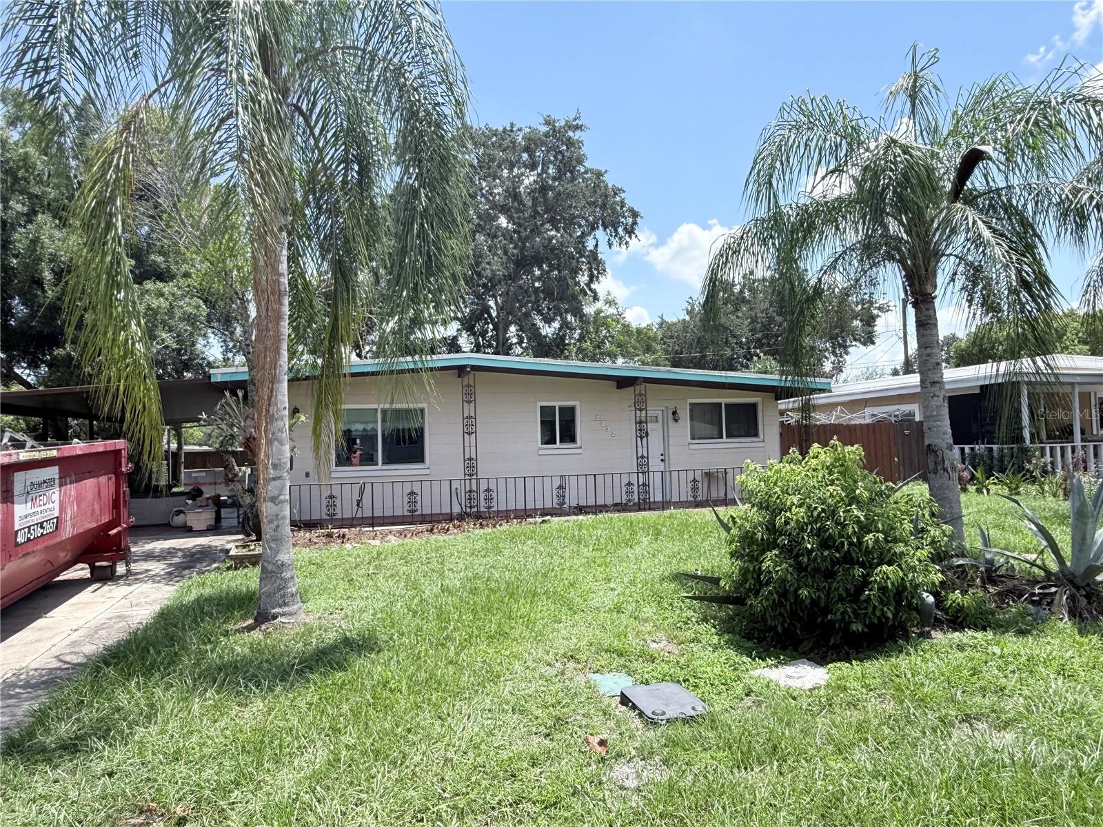 2332 W OAK ST Property Photo 1