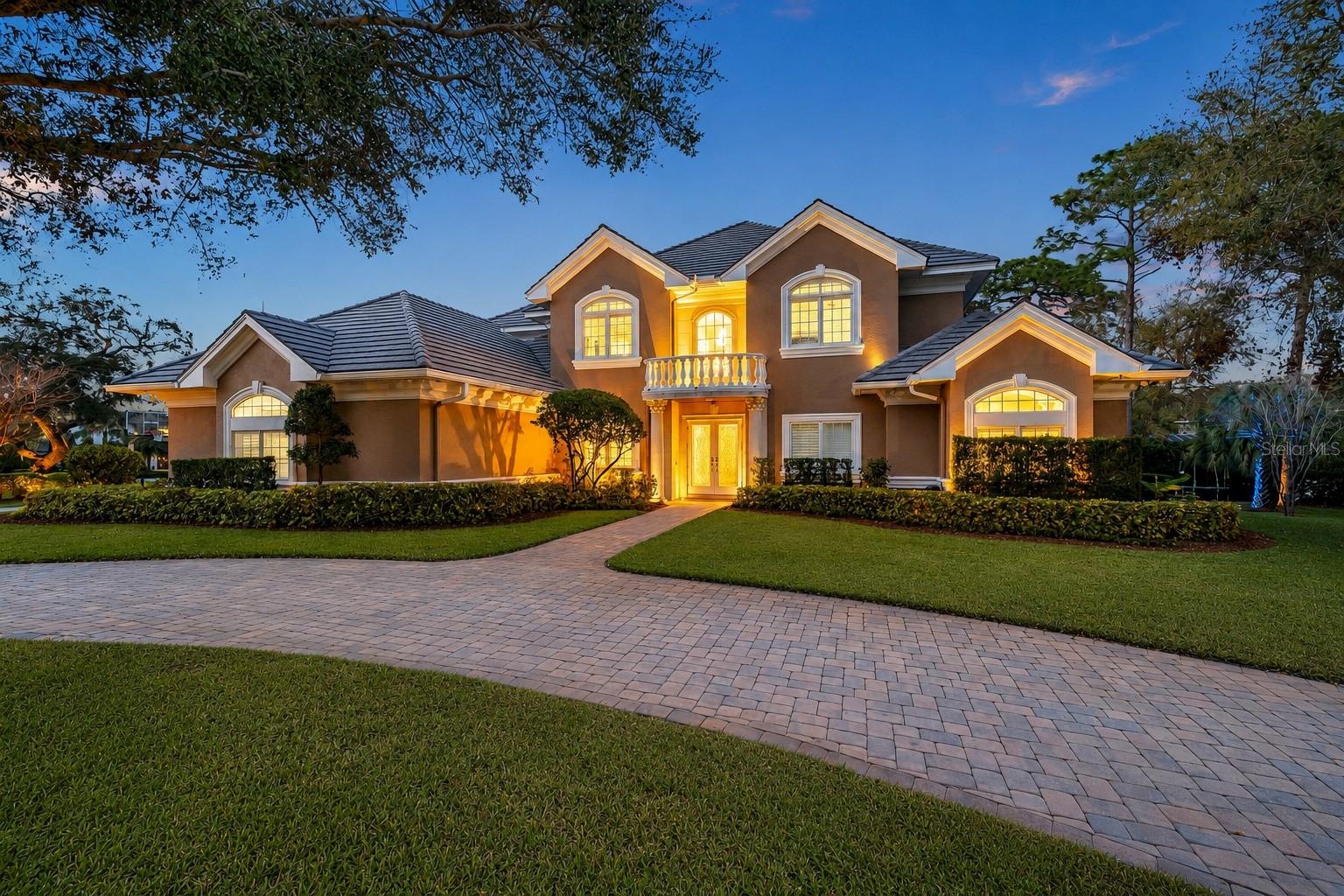 2280 MACKENZIE CT