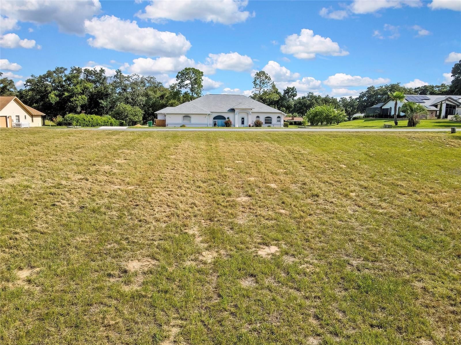 368 E Falconry Ct Property Photo 9