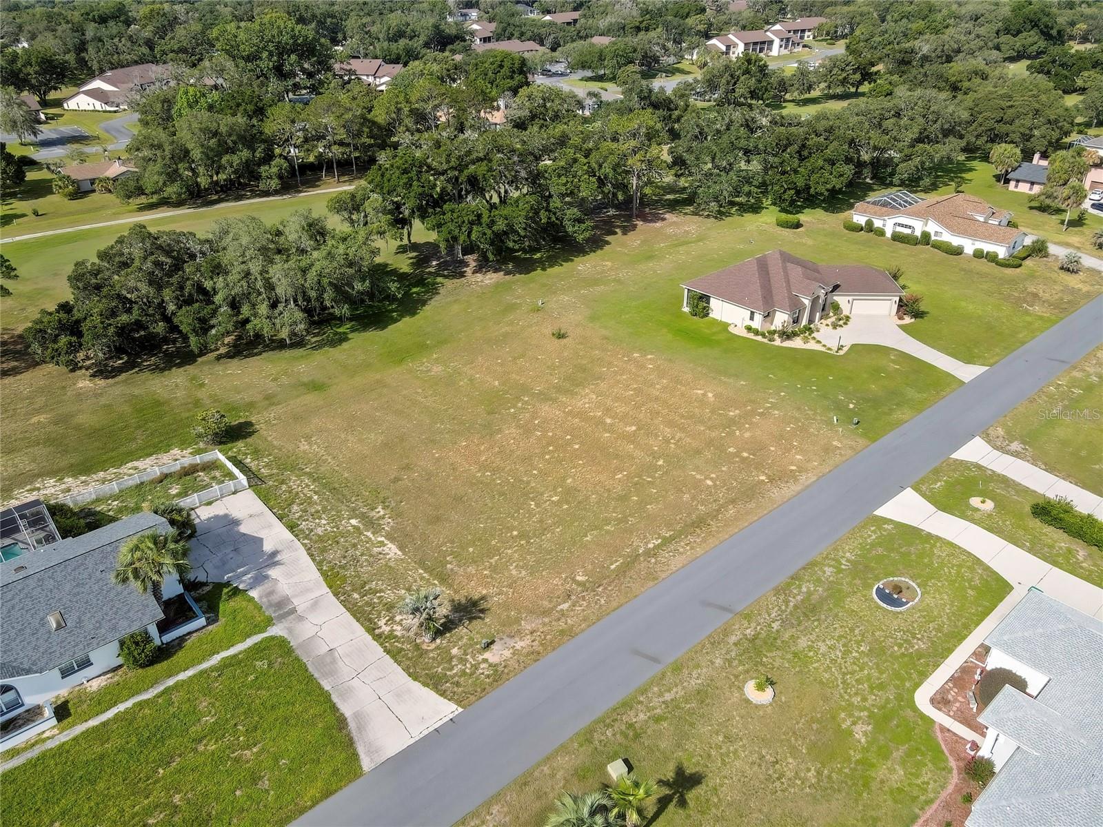 368 E Falconry Ct Property Photo 17