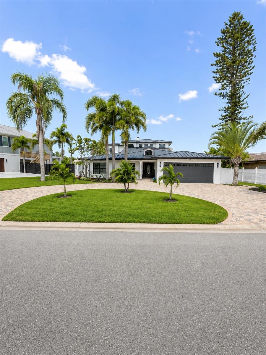 452 BATH CLUB BLVD N Property Photo 1