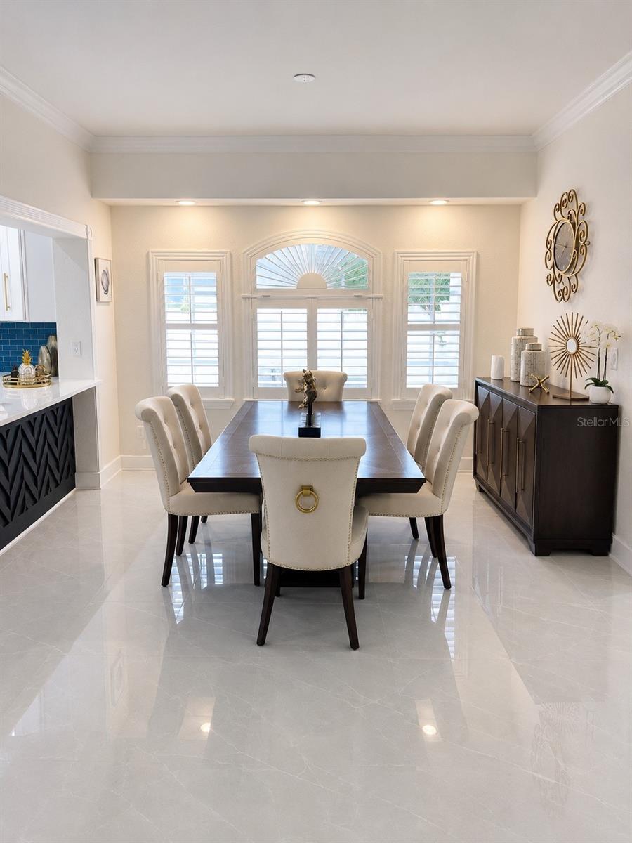 452 Bath Club Blvd N Property Photo 3